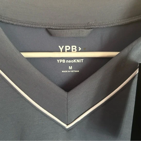 NWT Abercrombie & Fitch YPB neoKnit V-Neck Sweatshirt - Picture 3 of 5